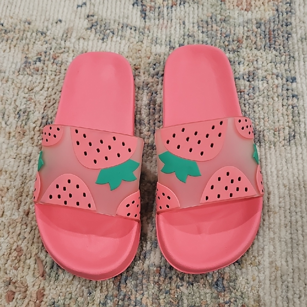 West Loop Girl's Strawberry Print Slide‎ Sandals Size 2/3